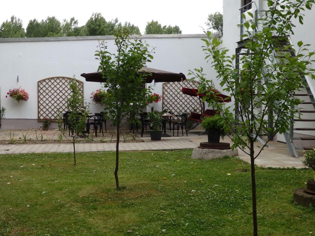 Zur Saale Hotell Weißenfels Exteriör bild