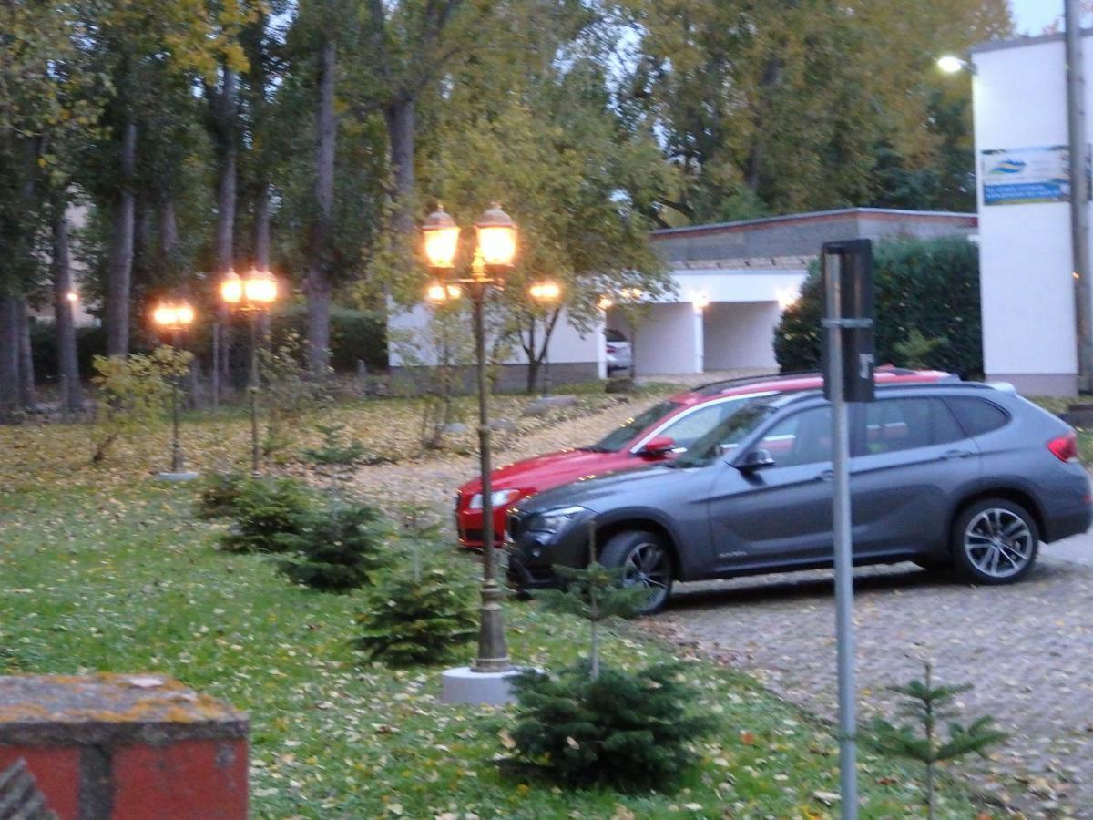 Zur Saale Hotell Weißenfels Exteriör bild