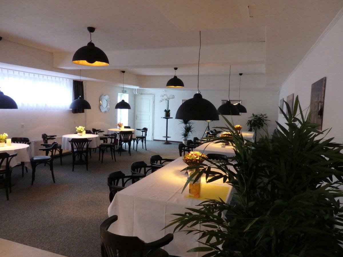 Zur Saale Hotell Weißenfels Exteriör bild