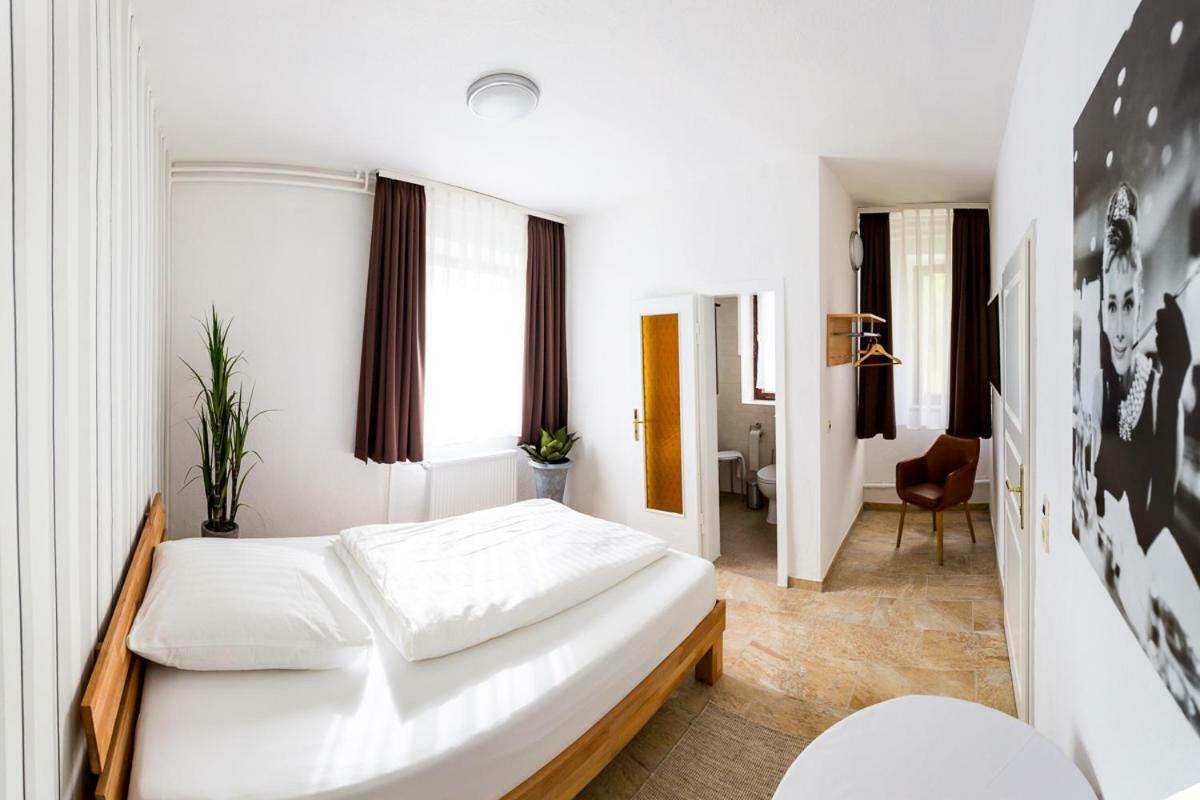 Zur Saale Hotell Weißenfels Exteriör bild
