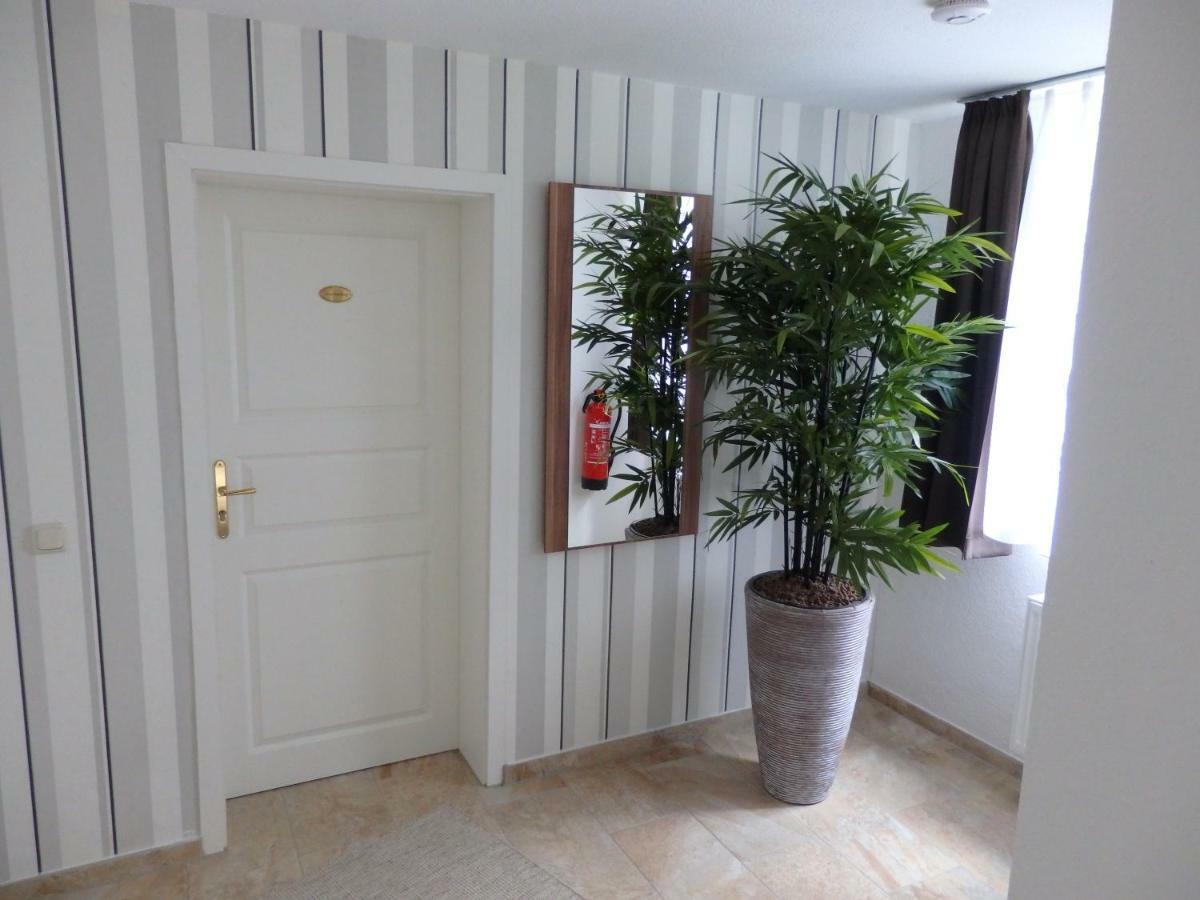 Zur Saale Hotell Weißenfels Exteriör bild
